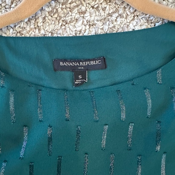 Banana Republic Elegant Green Blouse - Picture 3 of 3